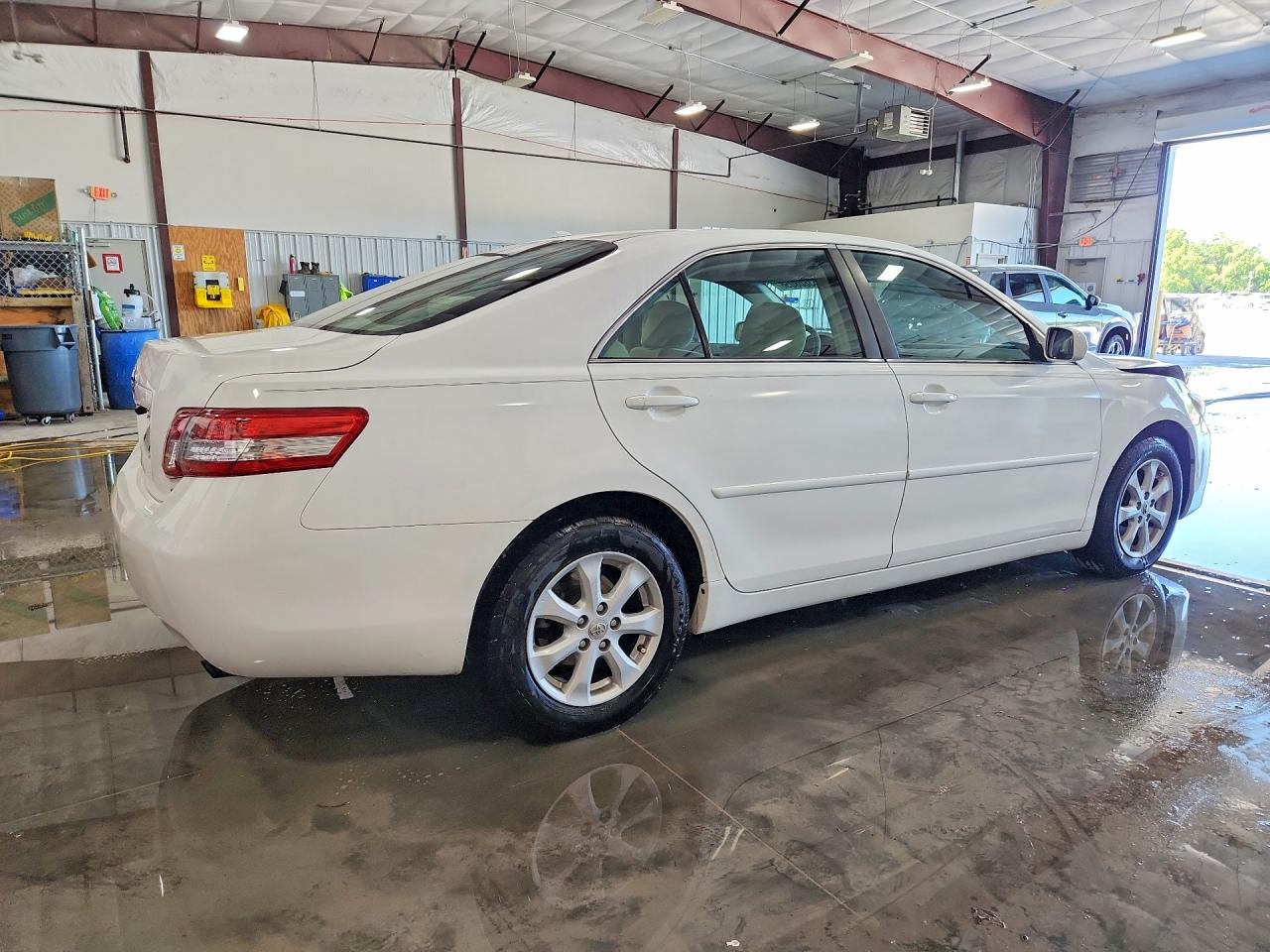 2011 TOYOTA CAMRY