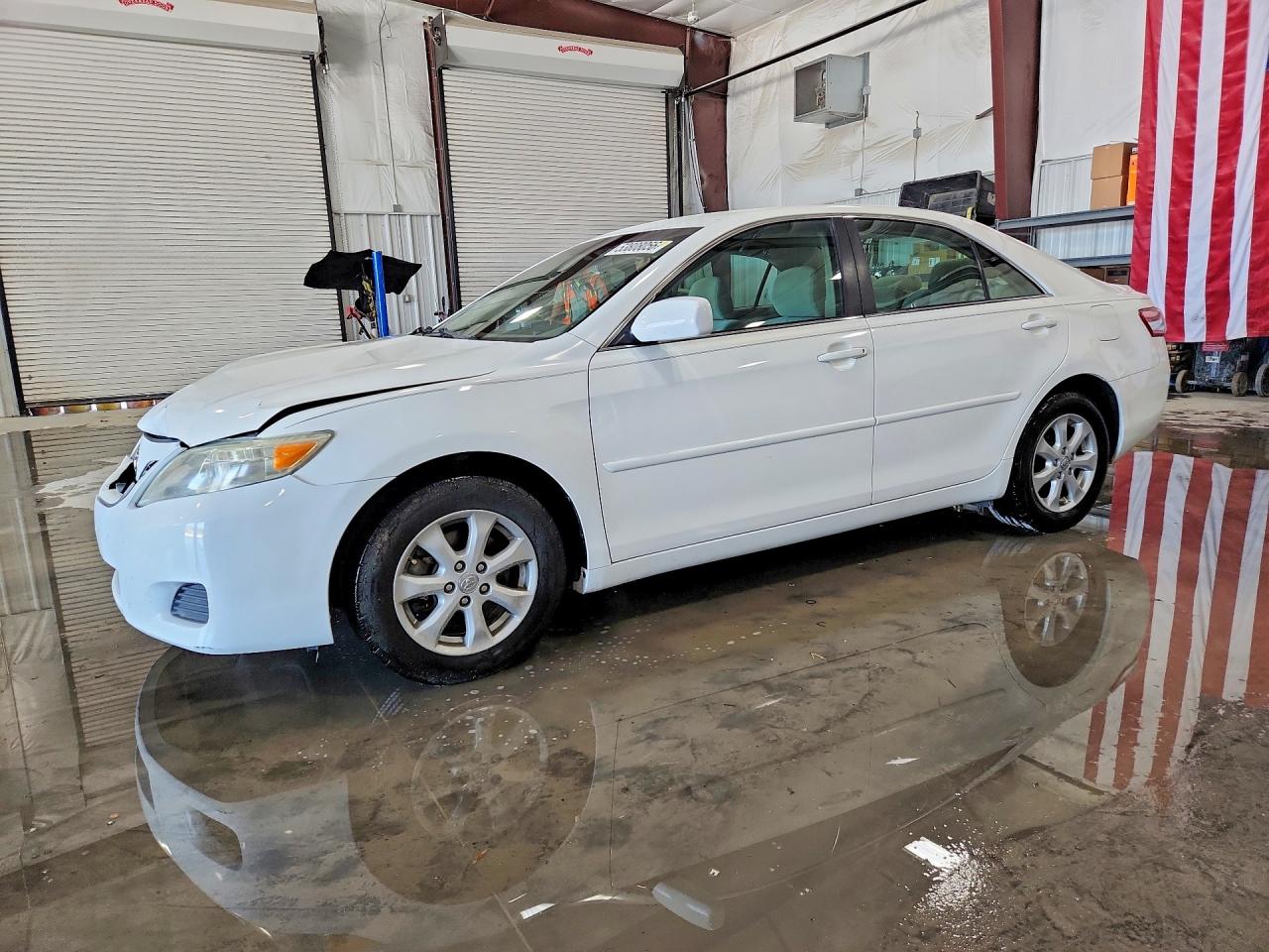 2011 TOYOTA CAMRY