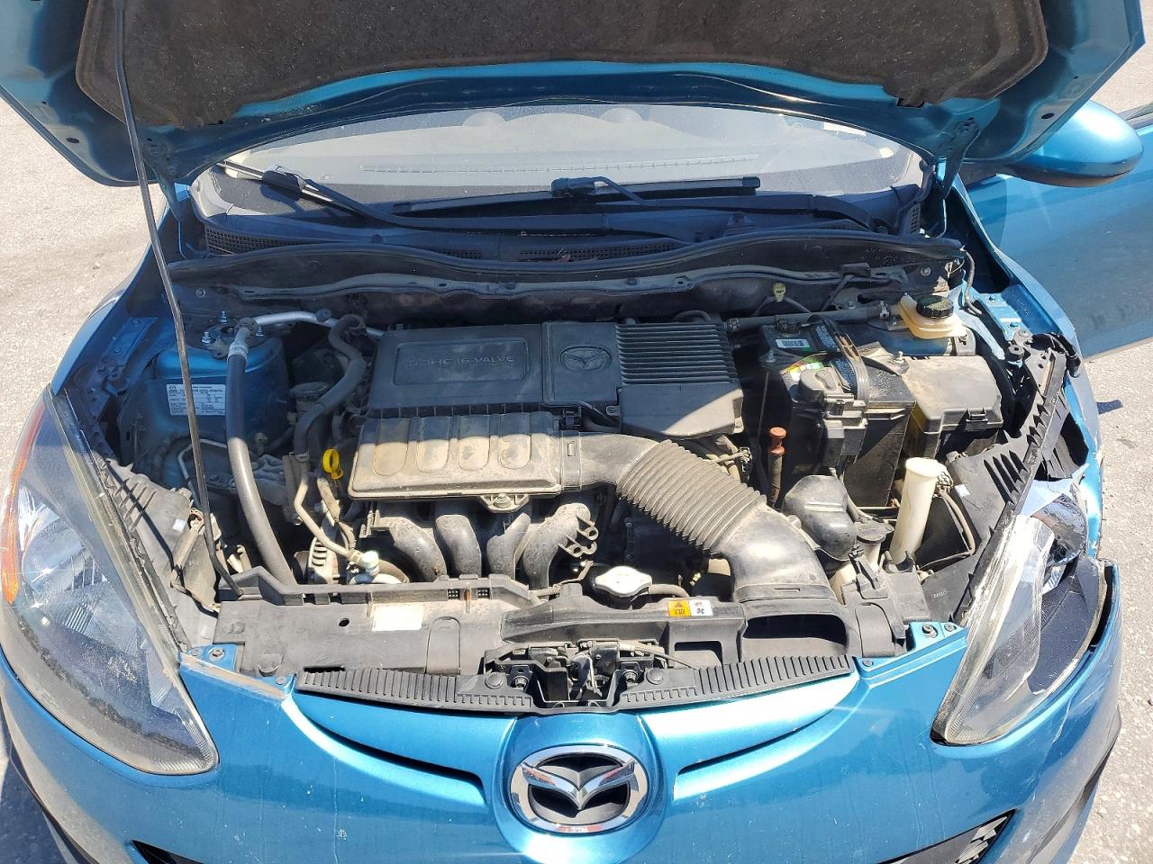 2011 MAZDA 2