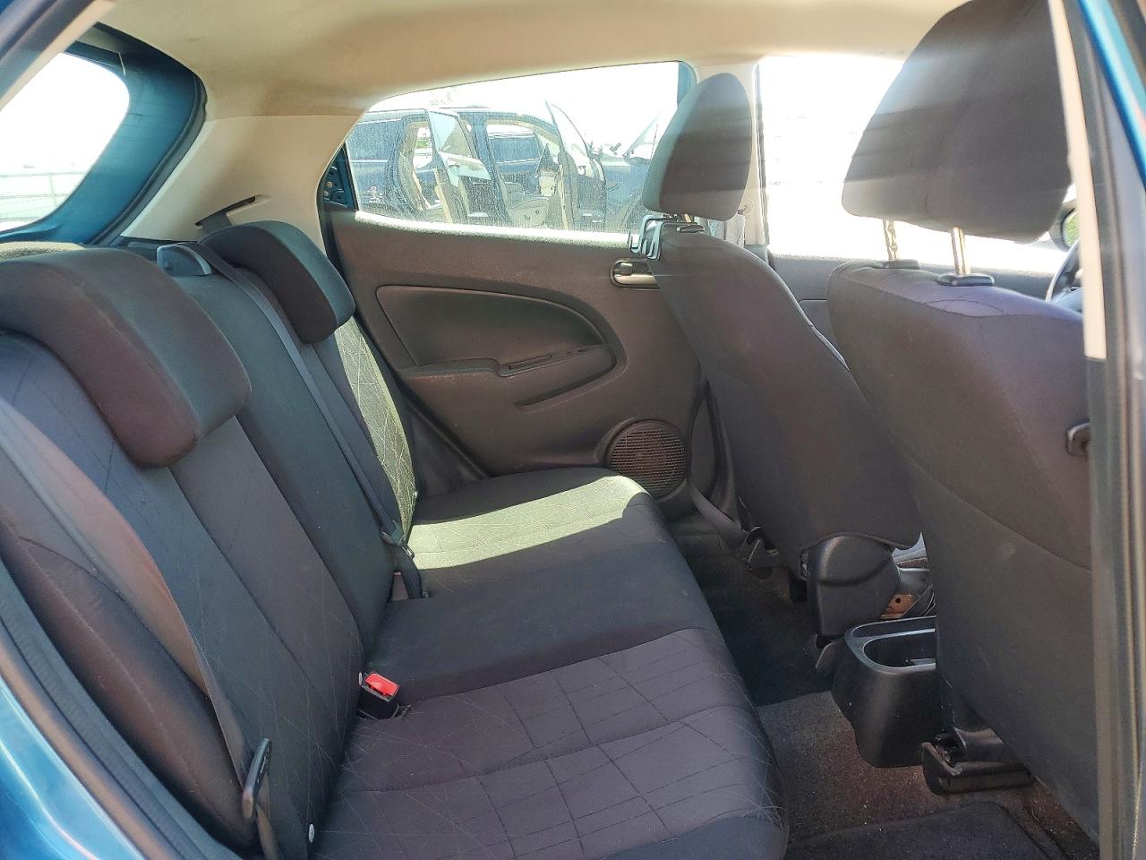 2011 MAZDA 2