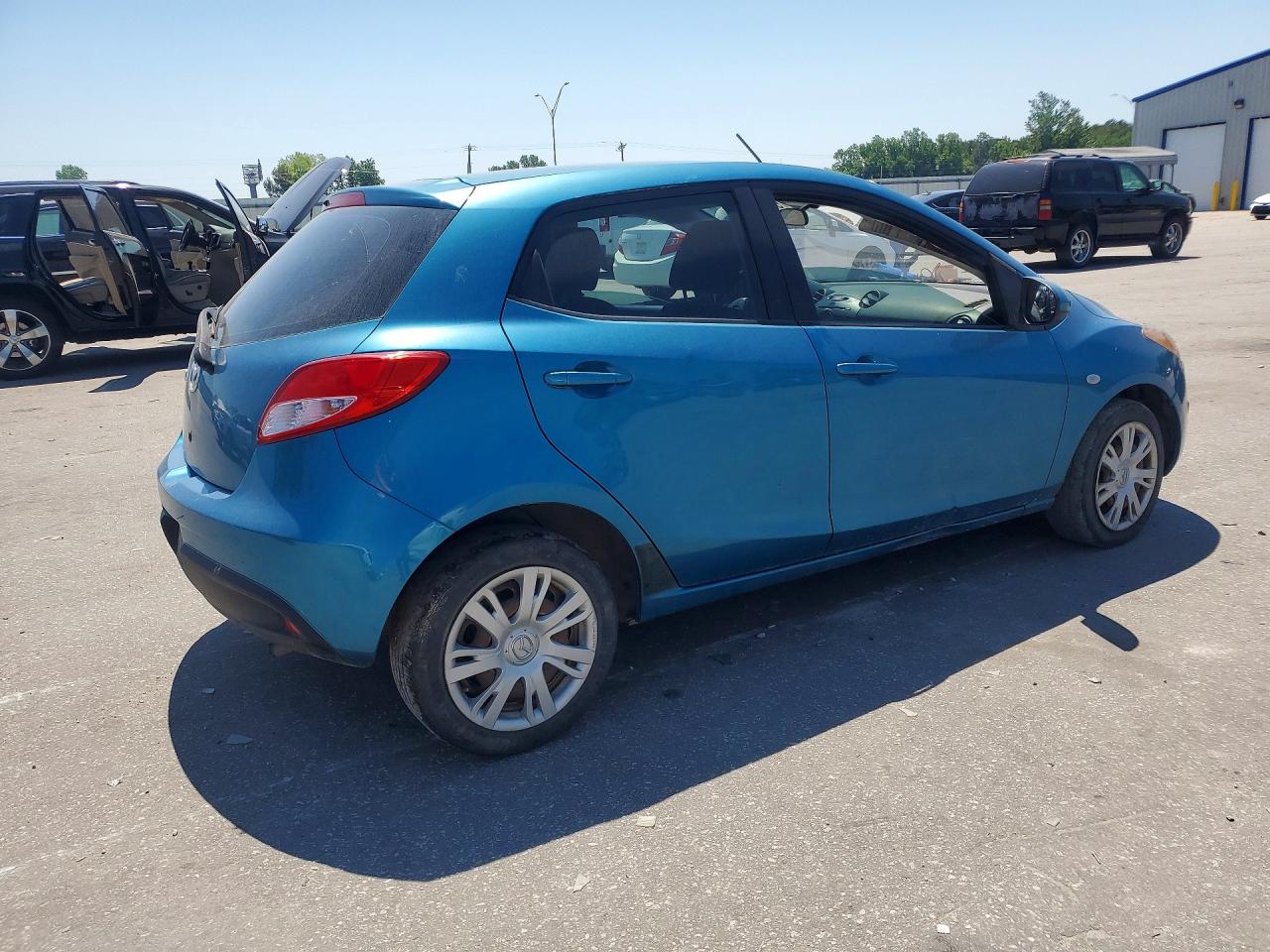 2011 MAZDA 2