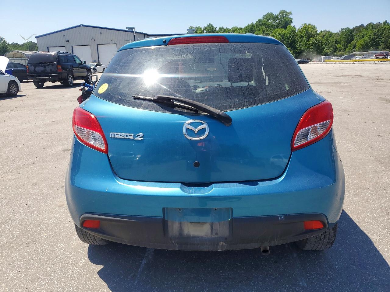2011 MAZDA 2