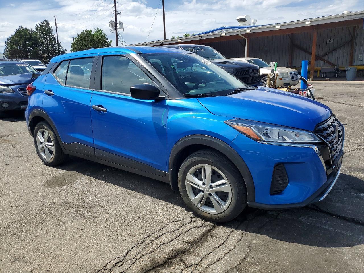 2022 NISSAN KICKS