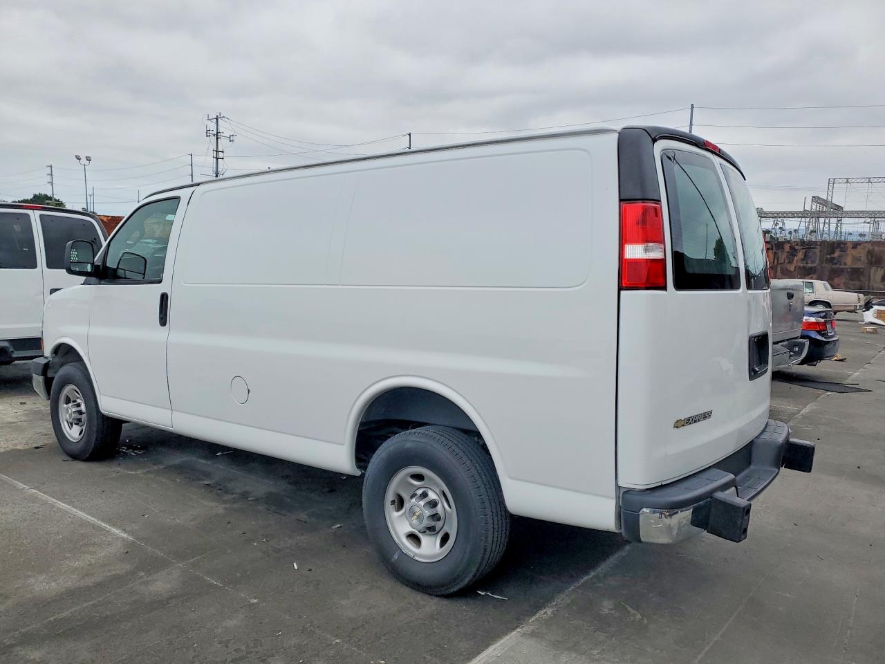 2024 CHEVROLET EXPRESS