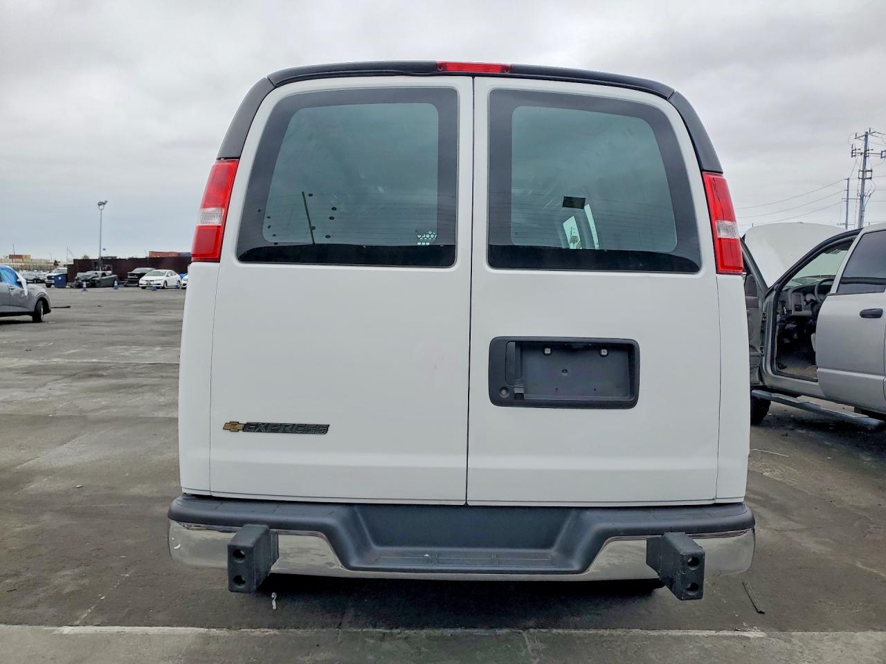 2024 CHEVROLET EXPRESS