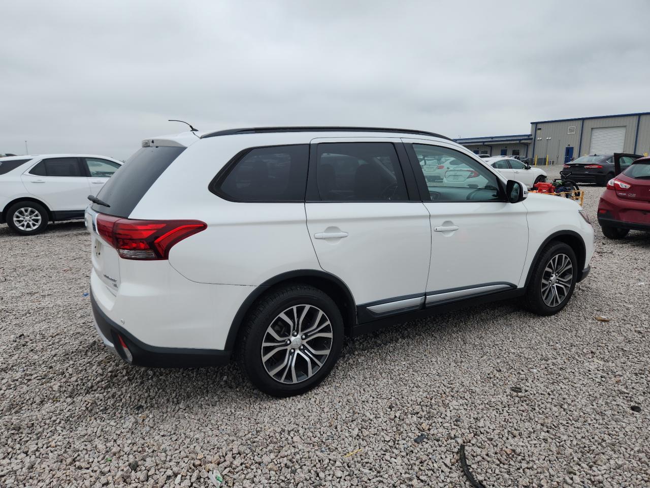 2016 MITSUBISHI OUTLANDER