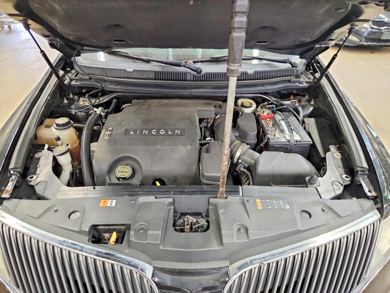 2014 LINCOLN MKT