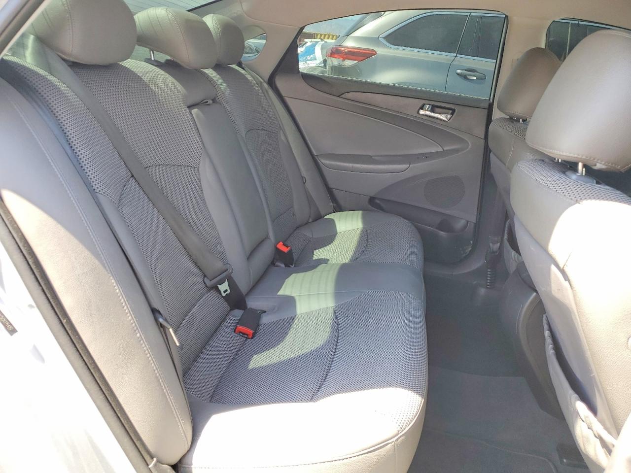 2012 HYUNDAI SONATA