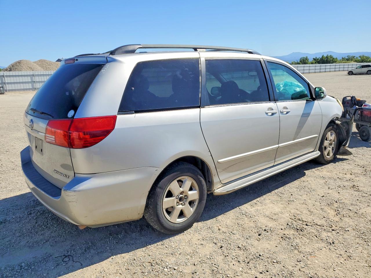2004 TOYOTA SIENNA