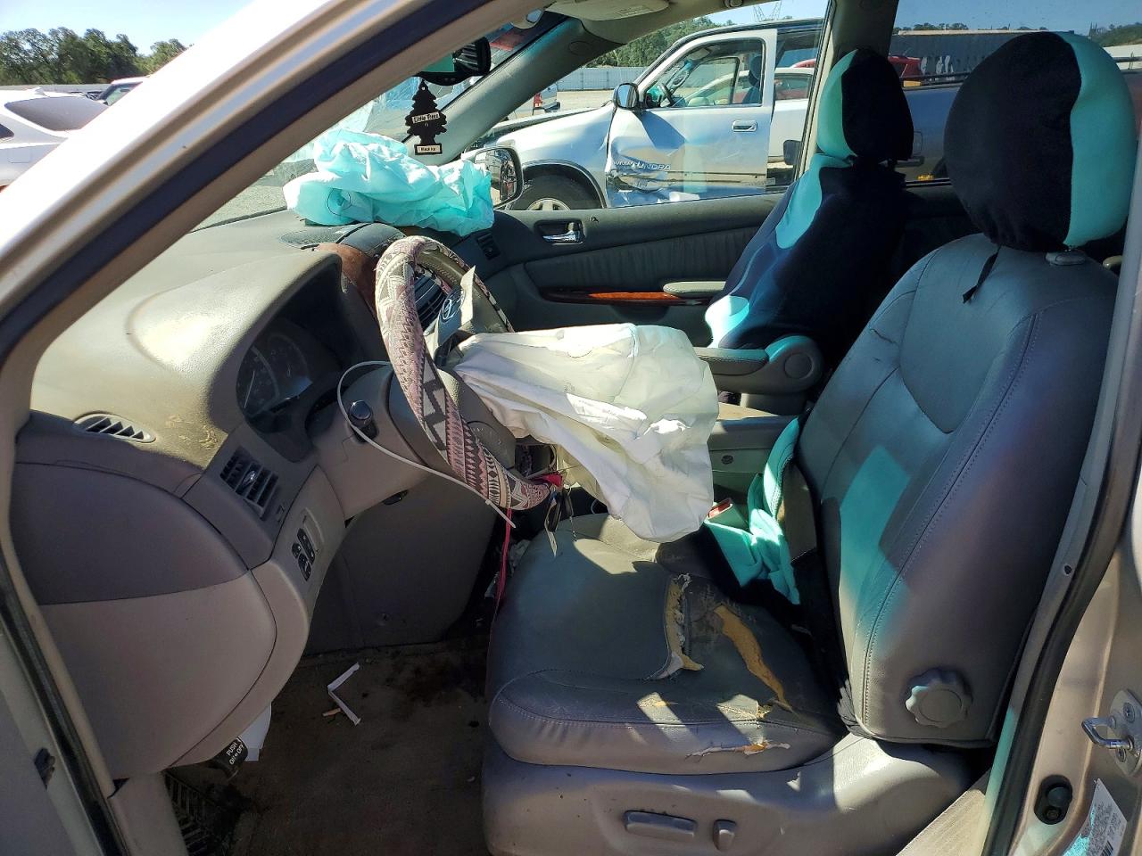 2004 TOYOTA SIENNA