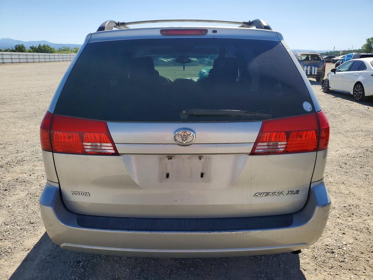 2004 TOYOTA SIENNA