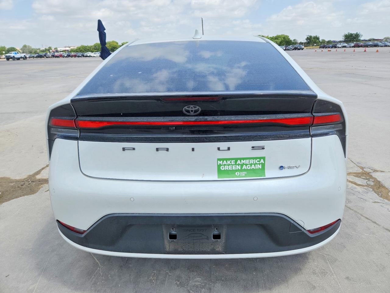 2025 TOYOTA PRIUS