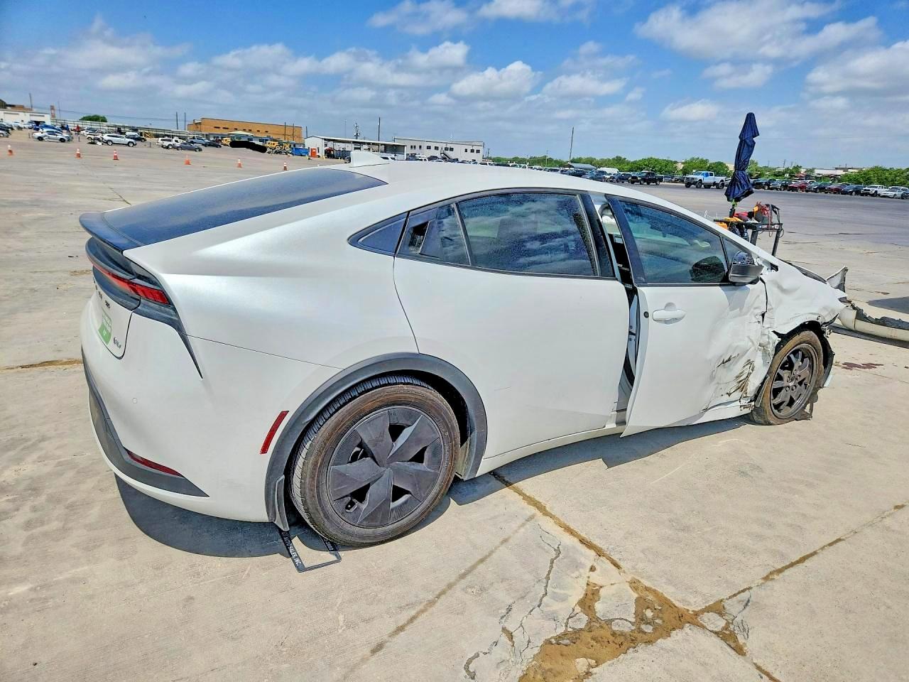 2025 TOYOTA PRIUS