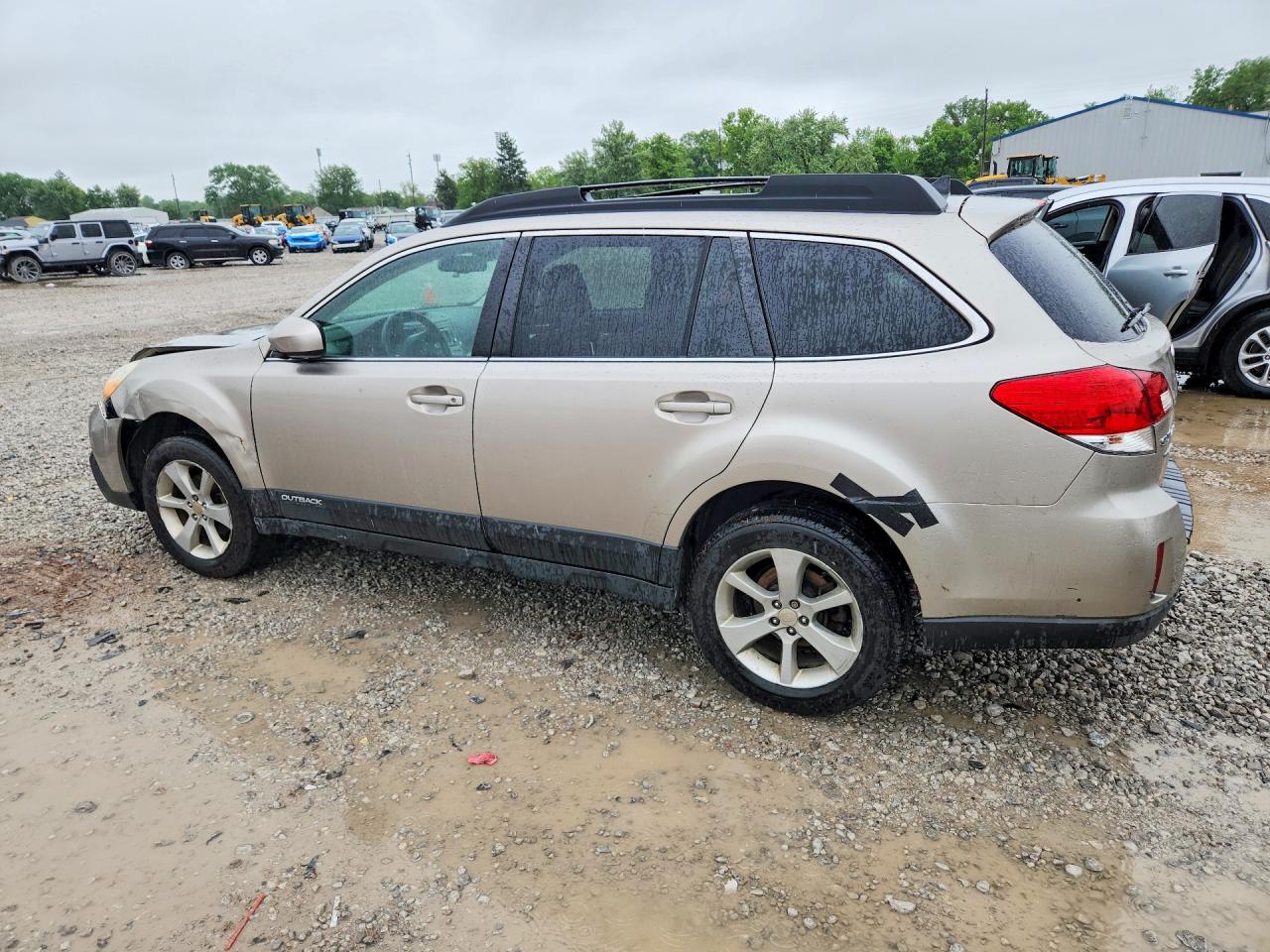 2014 SUBARU OUTBACK