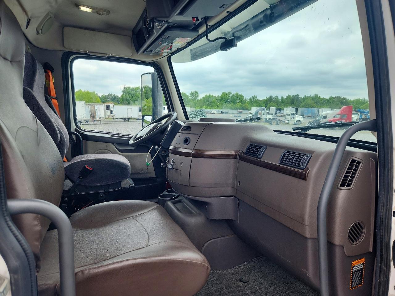 2017 VOLVO VN