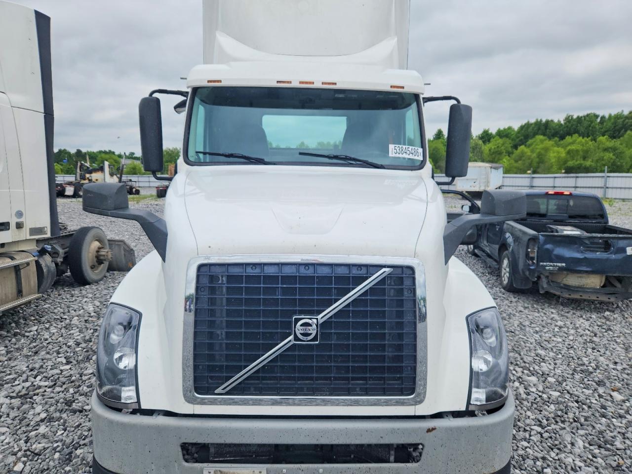 2017 VOLVO VN