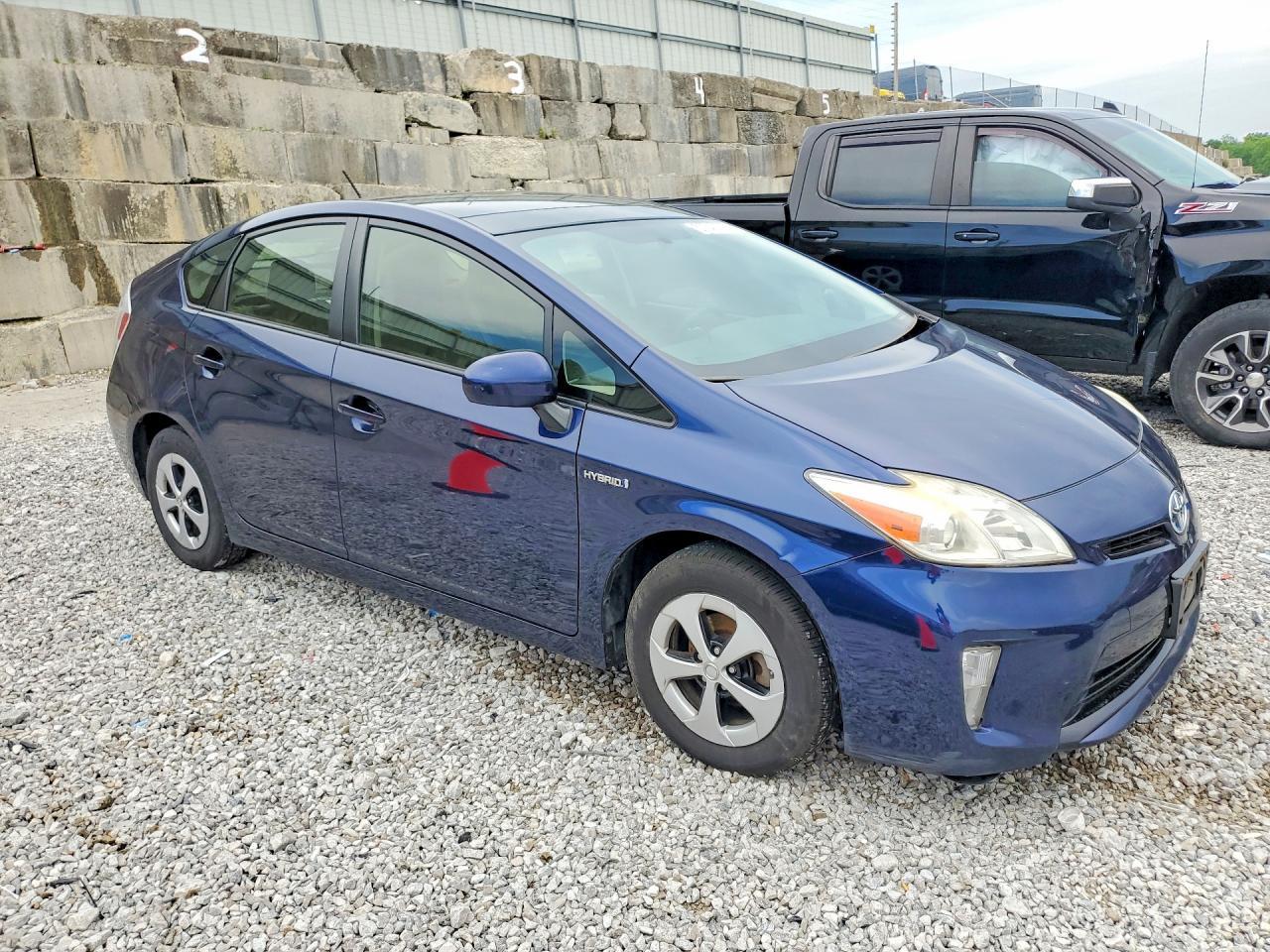 2013 TOYOTA PRIUS
