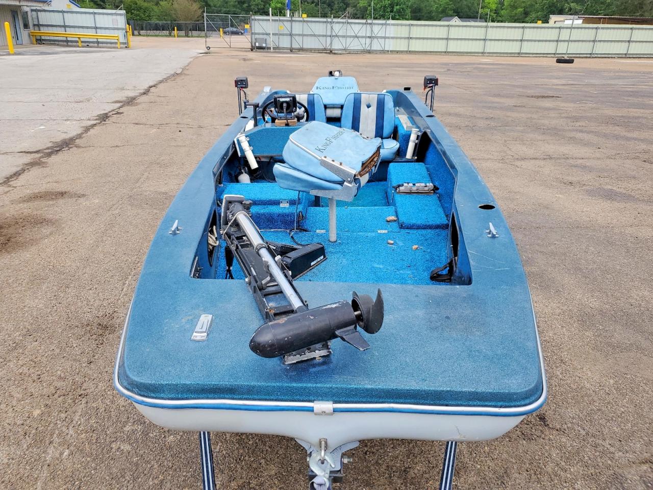 1985 KINGFISHER MASTER MOLDERS Boat