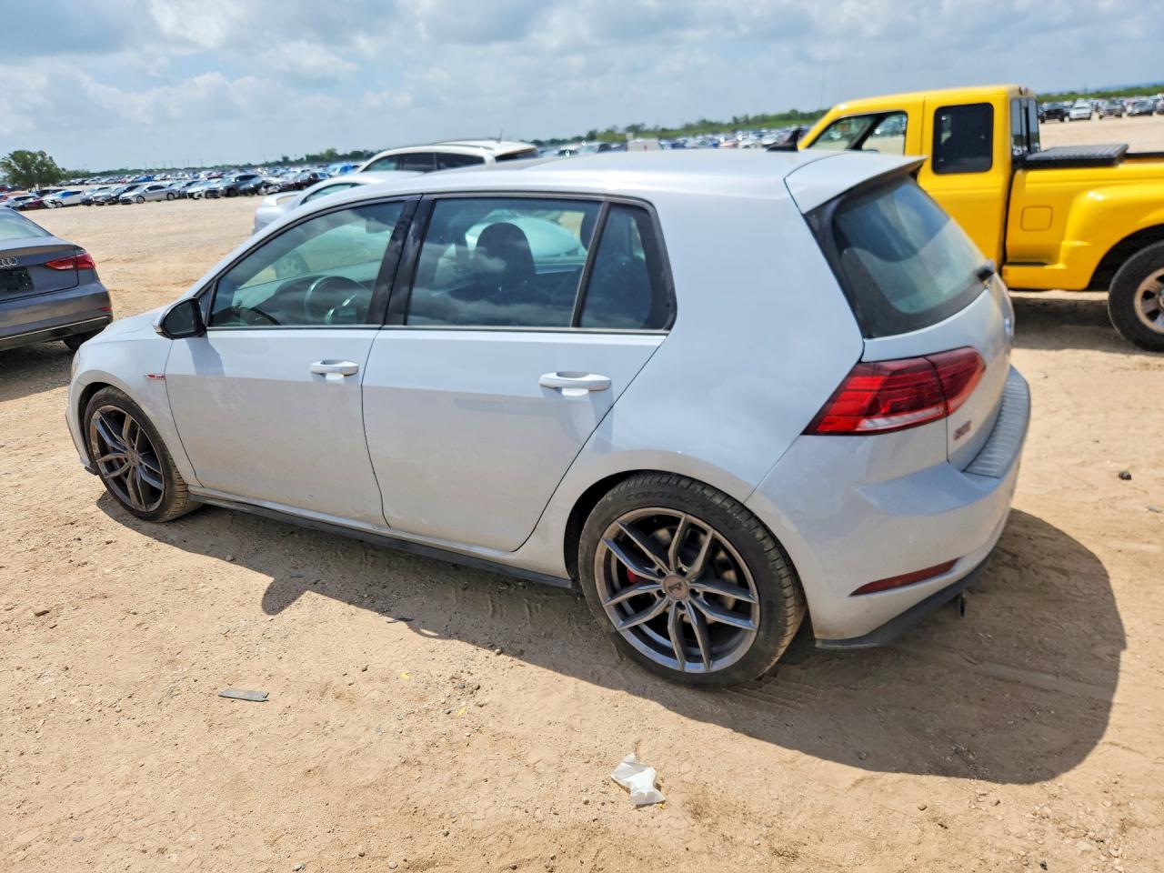 2019 VOLKSWAGEN GTI