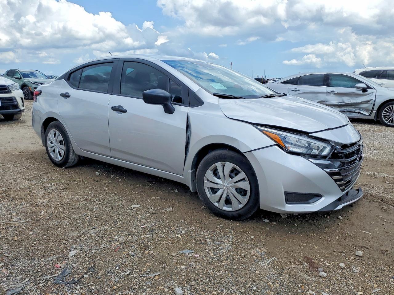 2025 NISSAN VERSA