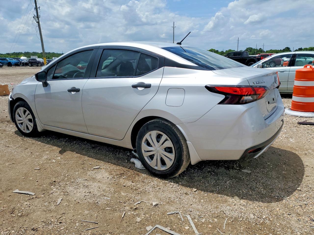 2025 NISSAN VERSA