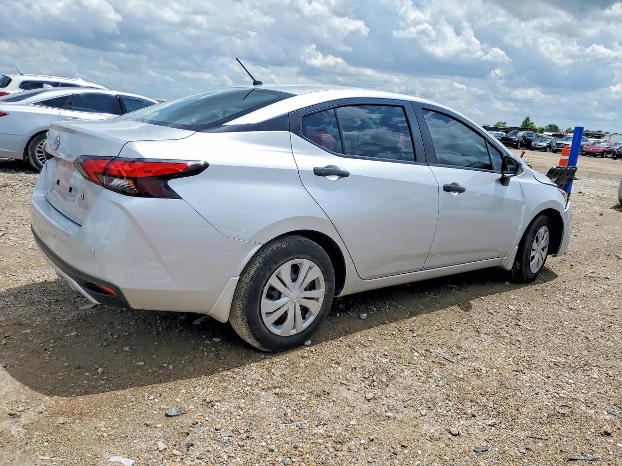 2025 NISSAN VERSA