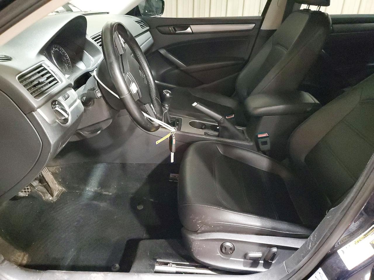 2014 VOLKSWAGEN PASSAT