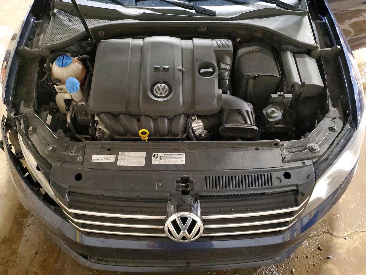 2014 VOLKSWAGEN PASSAT