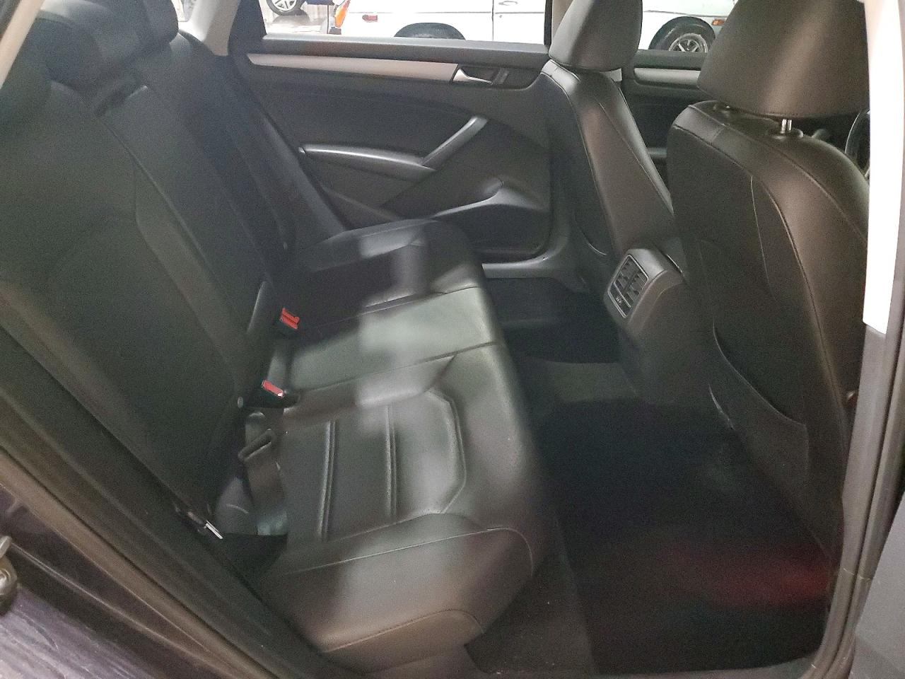 2014 VOLKSWAGEN PASSAT