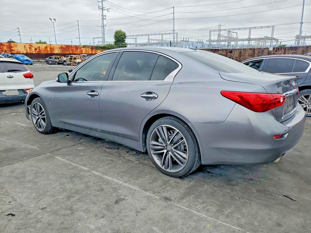 2014 INFINITI Q50