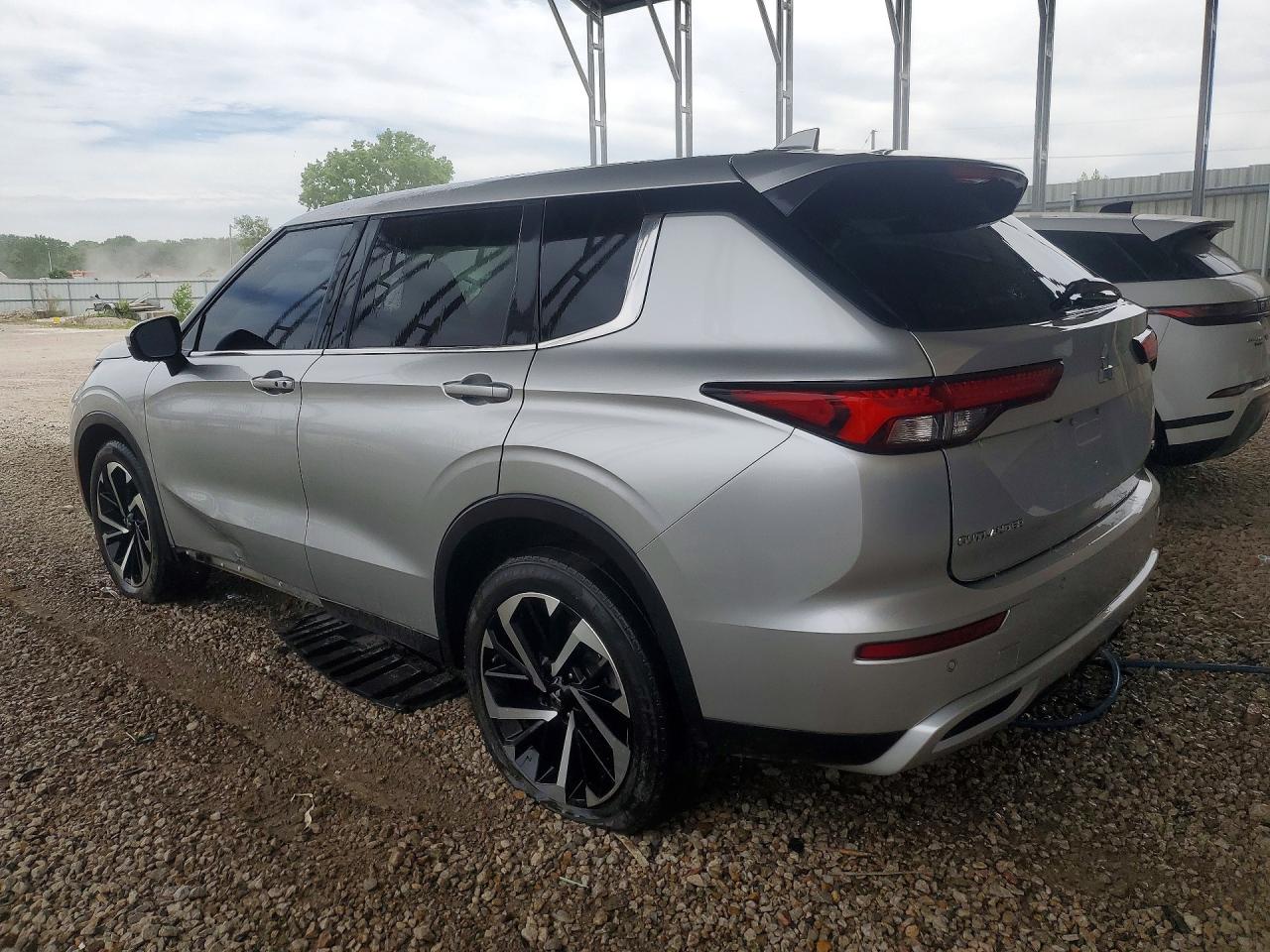 2022 MITSUBISHI OUTLANDER