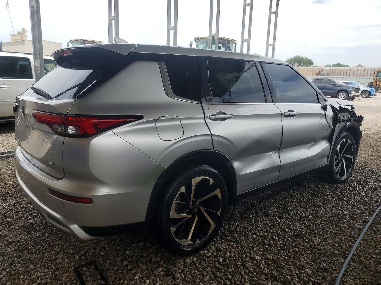2022 MITSUBISHI OUTLANDER