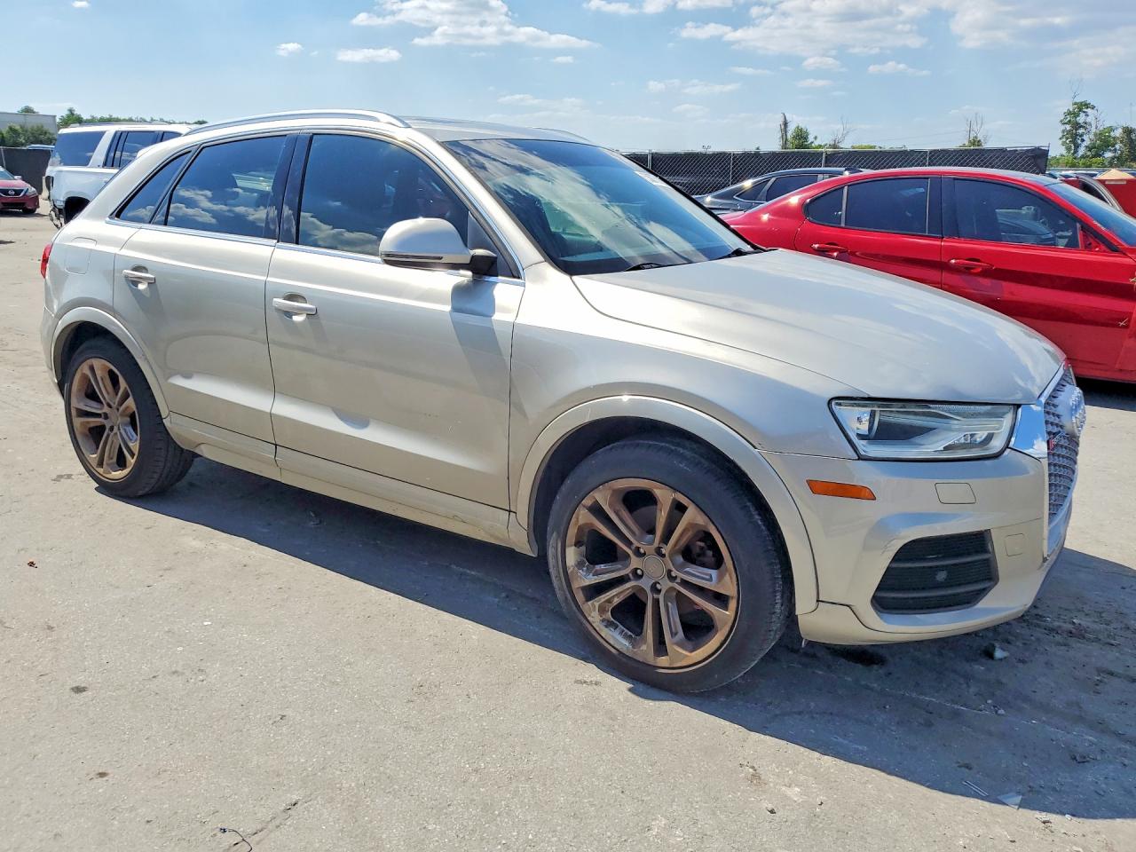 2016 AUDI Q3