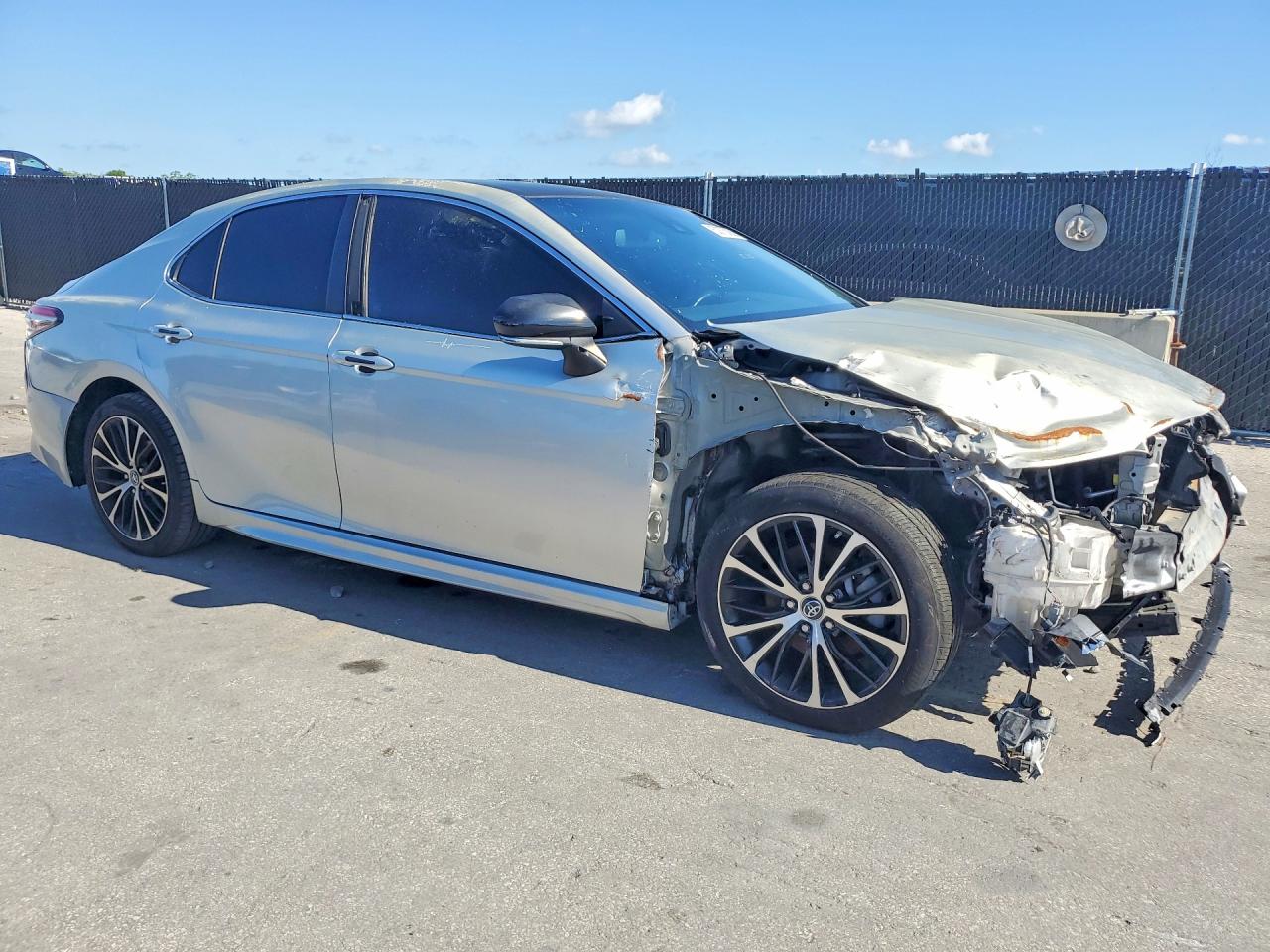 2018 TOYOTA CAMRY