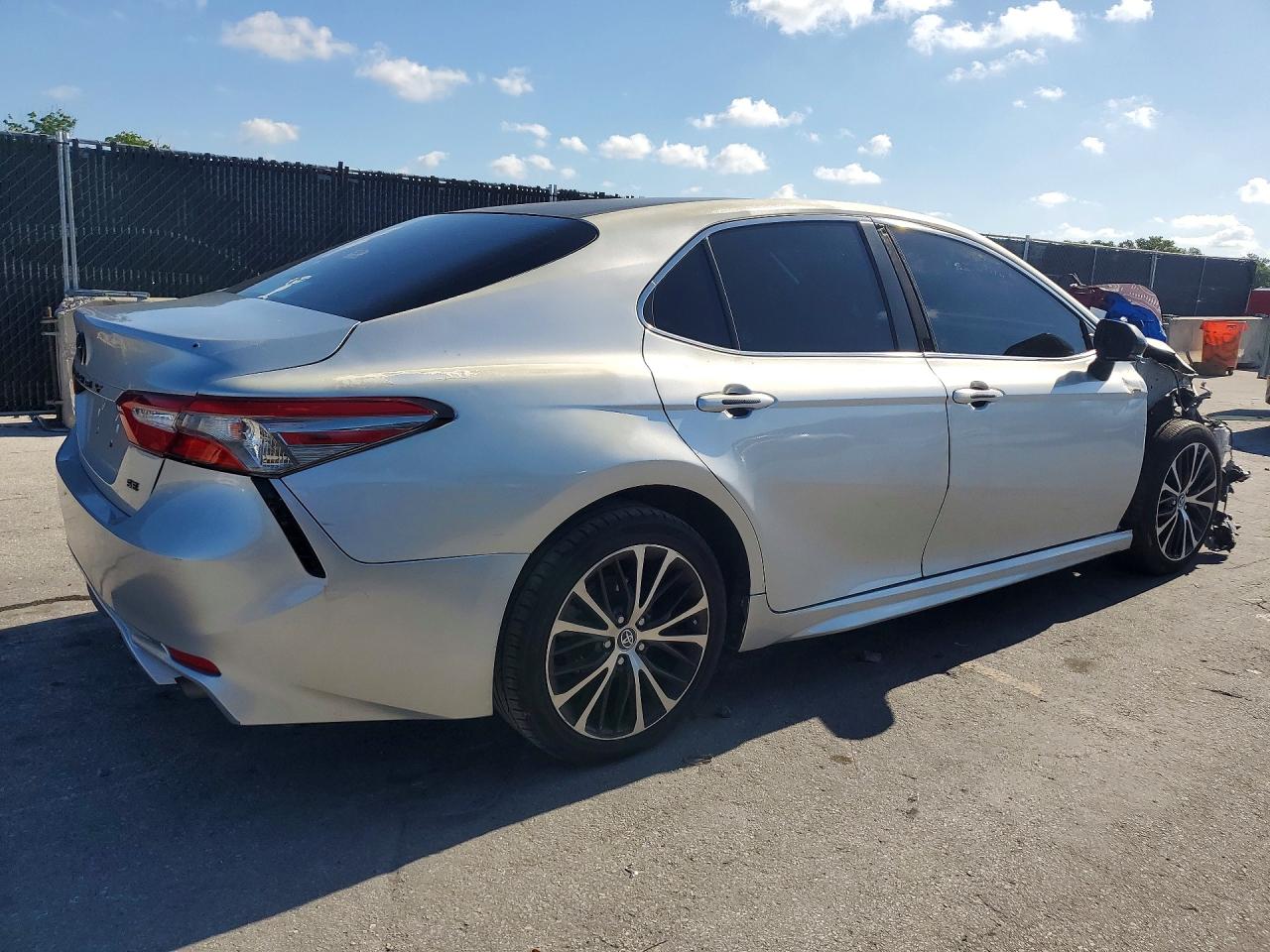 2018 TOYOTA CAMRY