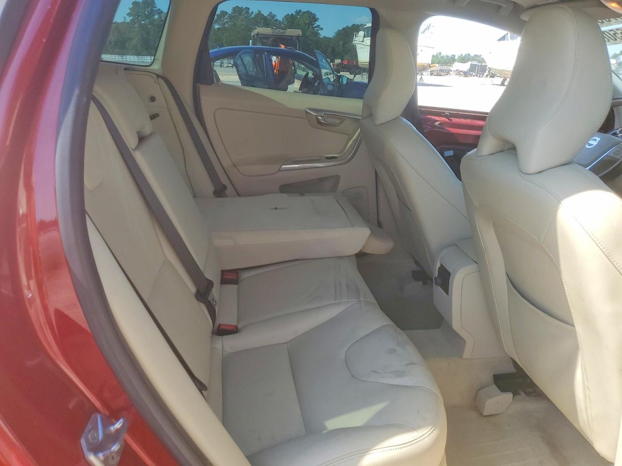 2015 VOLVO XC60