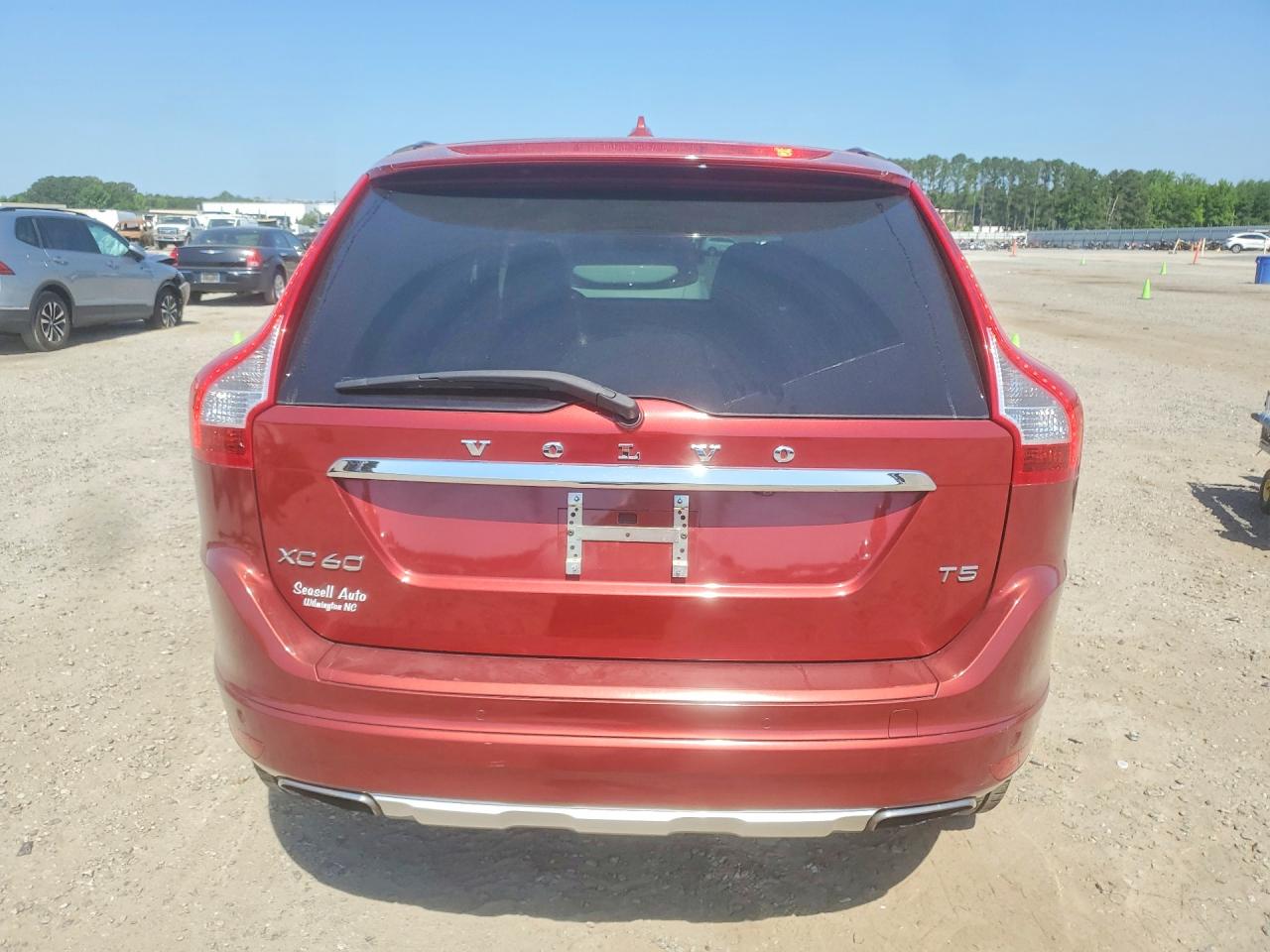 2015 VOLVO XC60