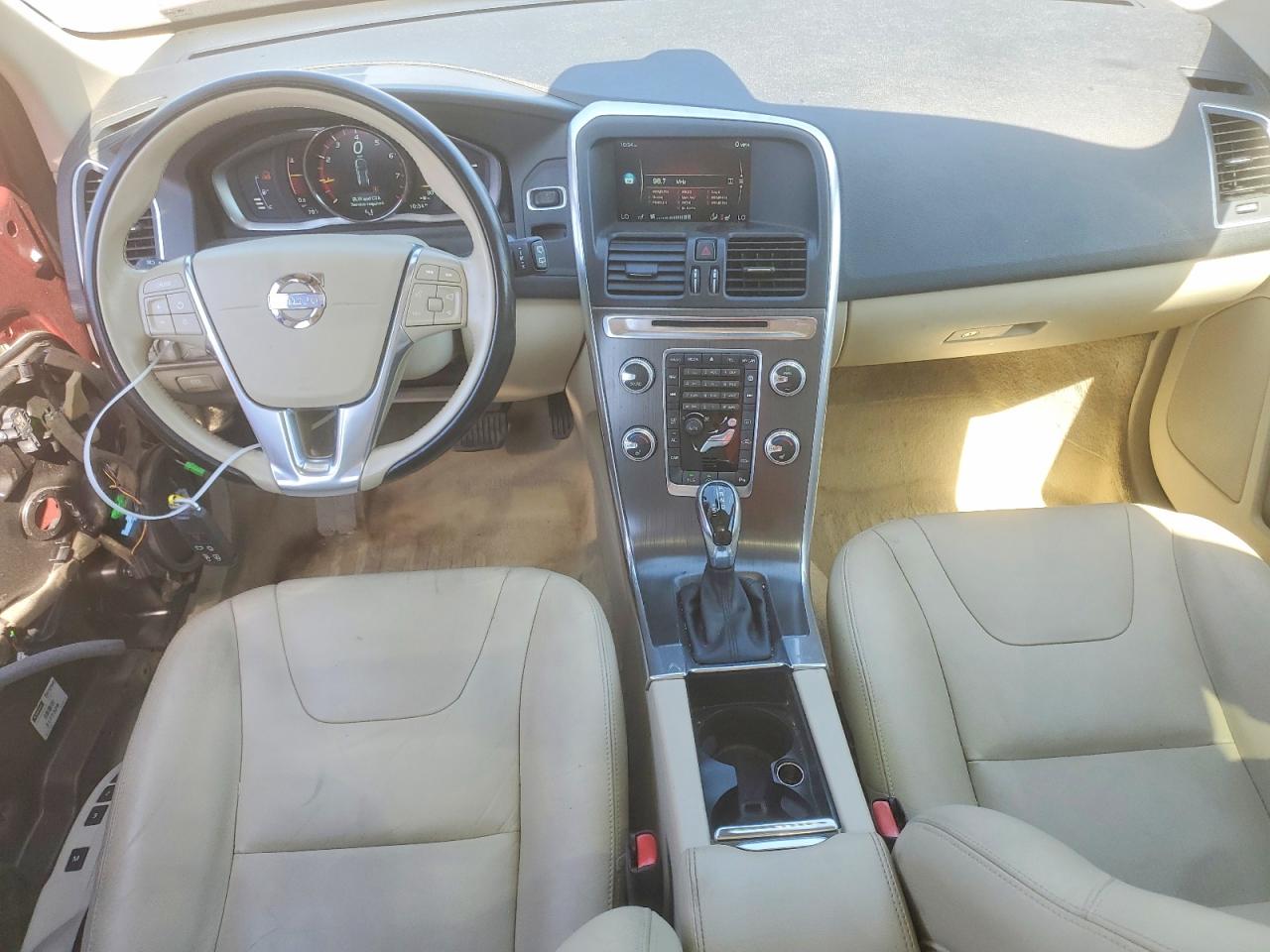 2015 VOLVO XC60
