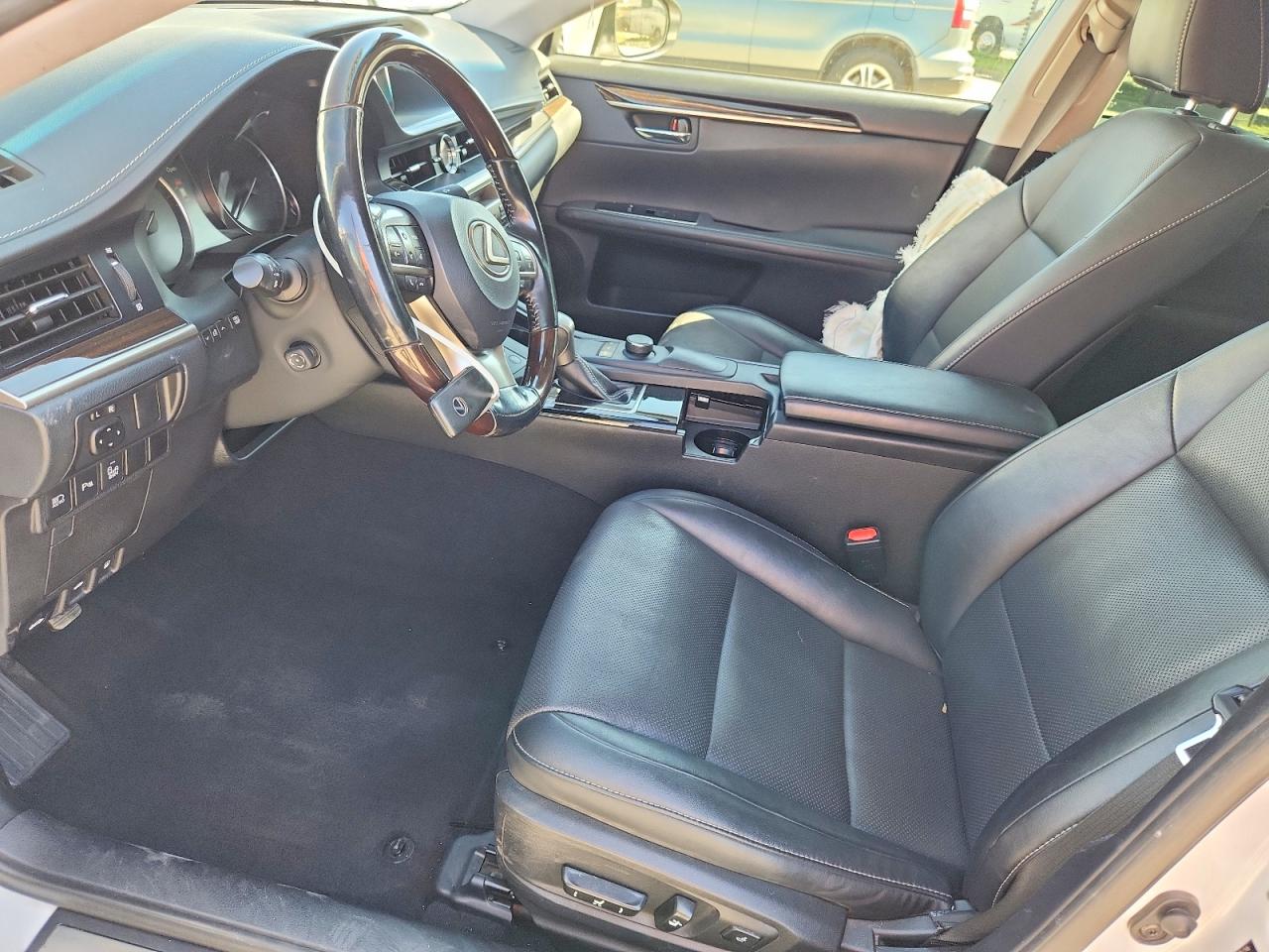 2016 LEXUS ES350