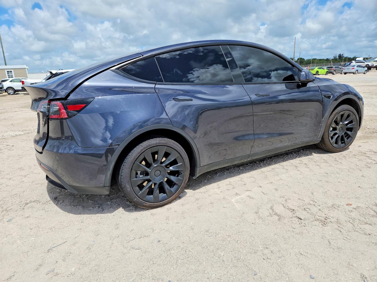 2024 TESLA MODEL Y