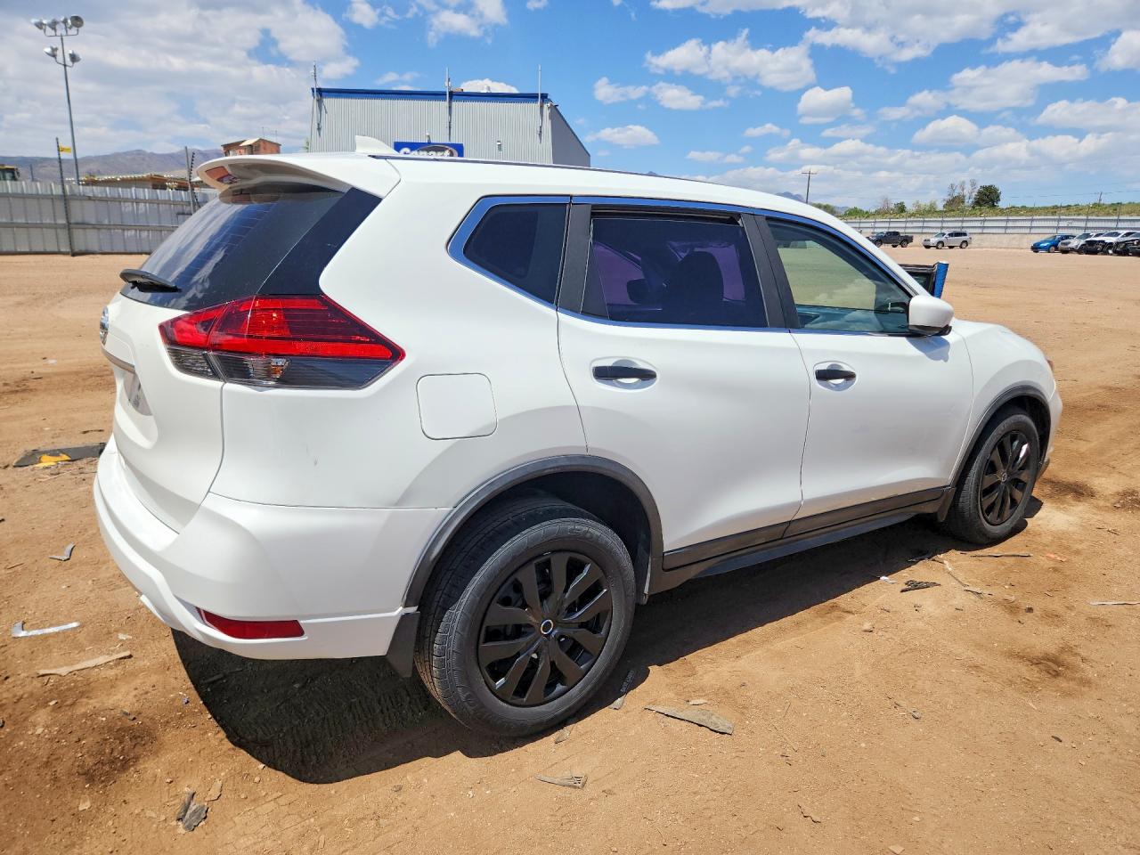 2017 NISSAN ROGUE