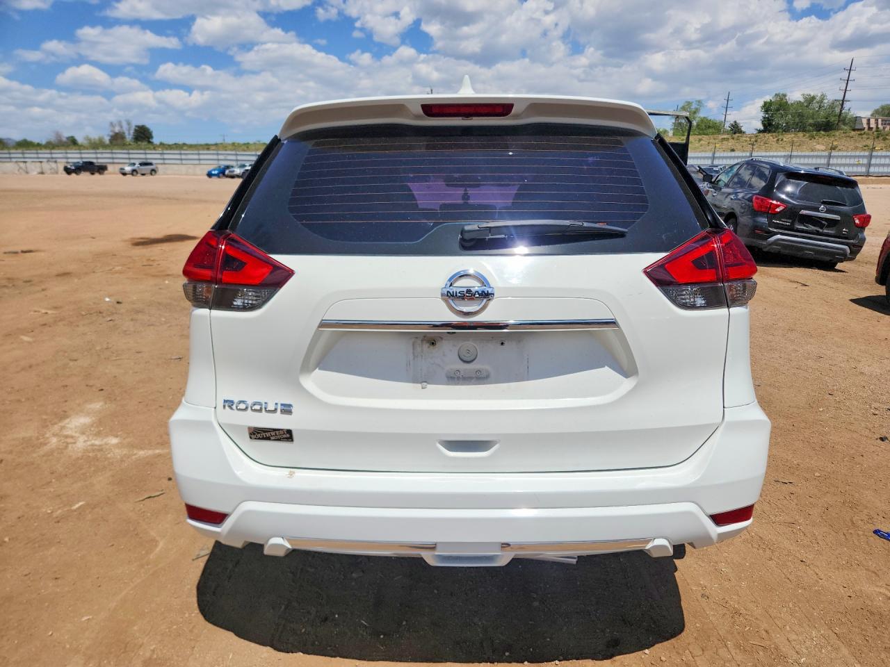 2017 NISSAN ROGUE