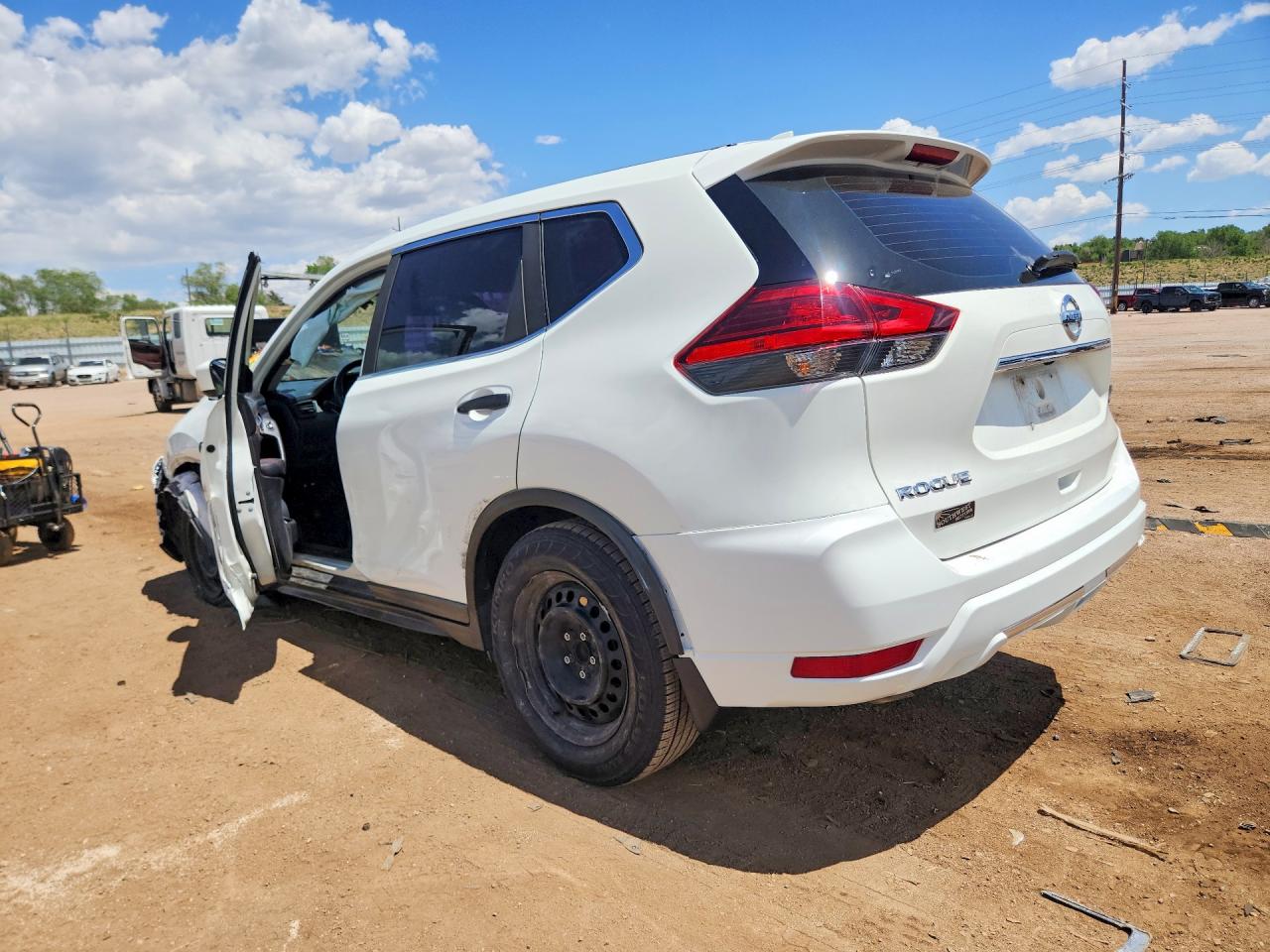 2017 NISSAN ROGUE