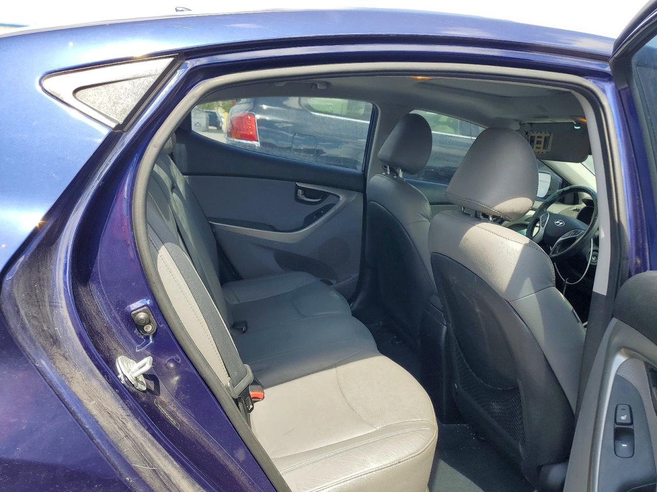2012 HYUNDAI ELANTRA