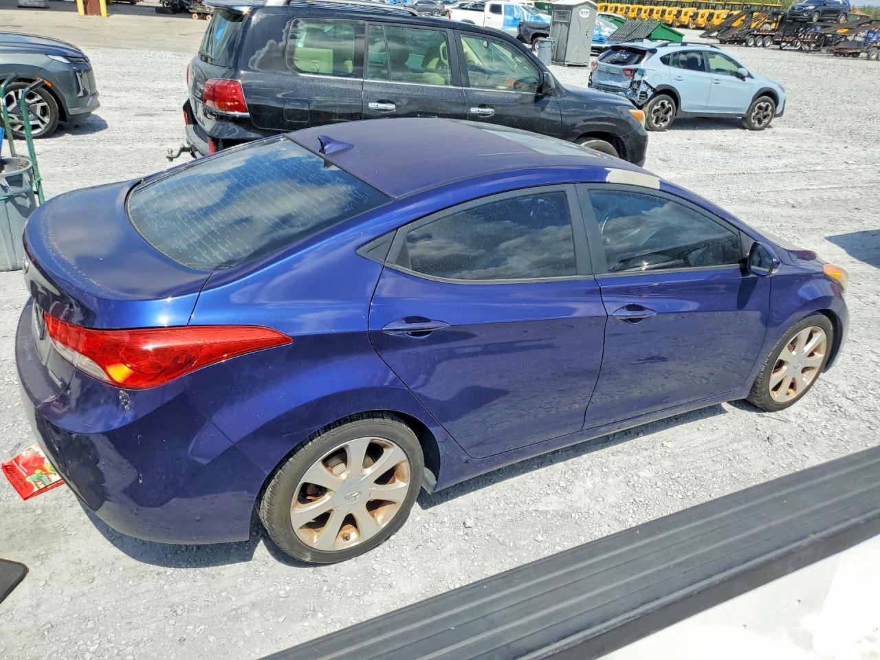 2012 HYUNDAI ELANTRA