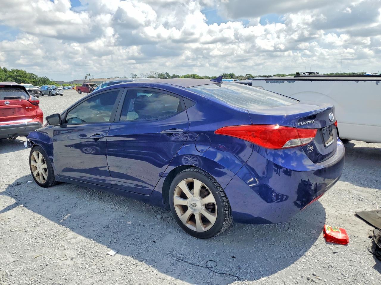2012 HYUNDAI ELANTRA