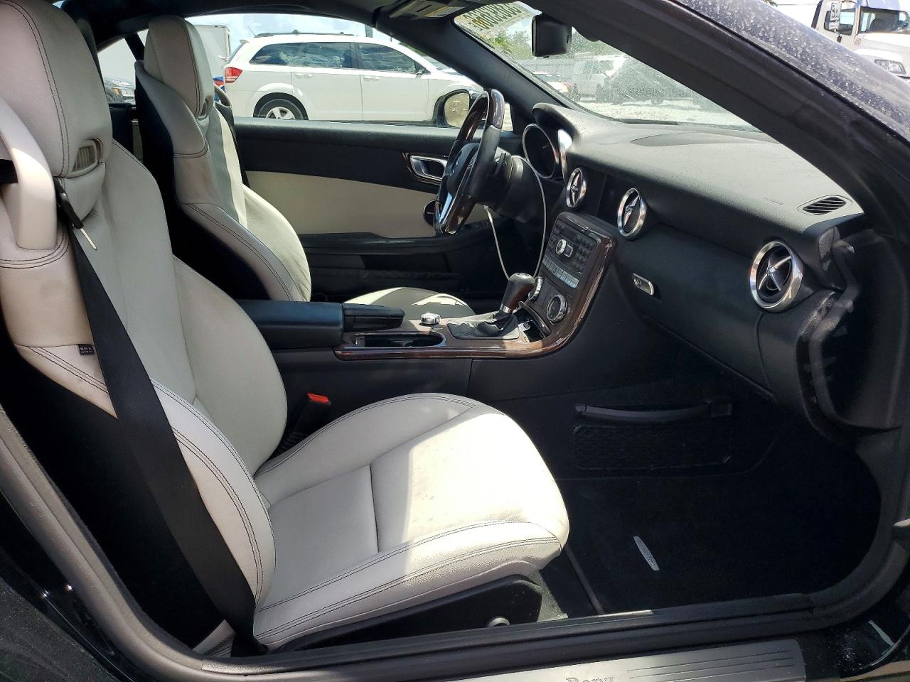 2013 MERCEDES-BENZ SLK-CLASS