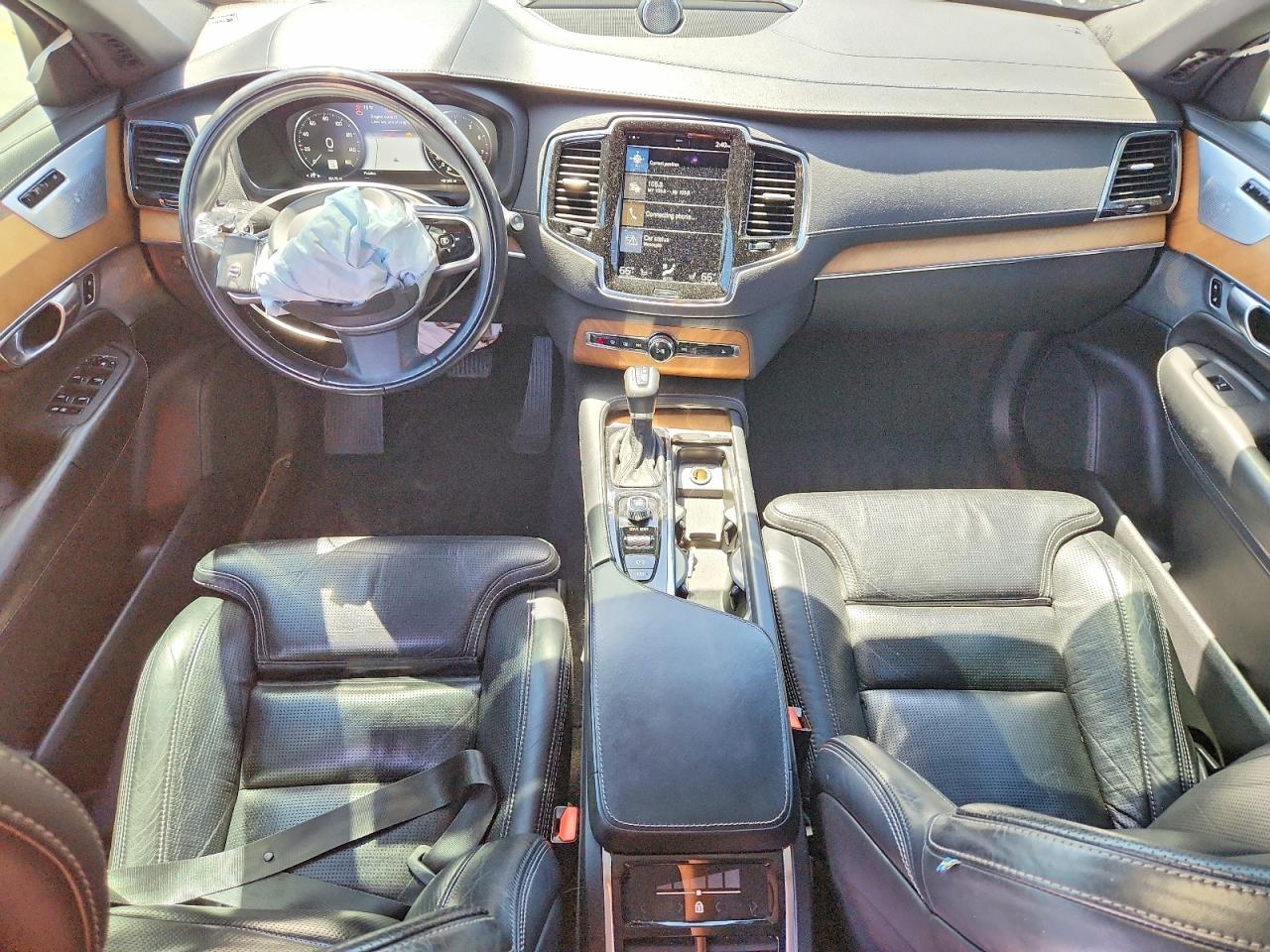 2018 VOLVO XC90