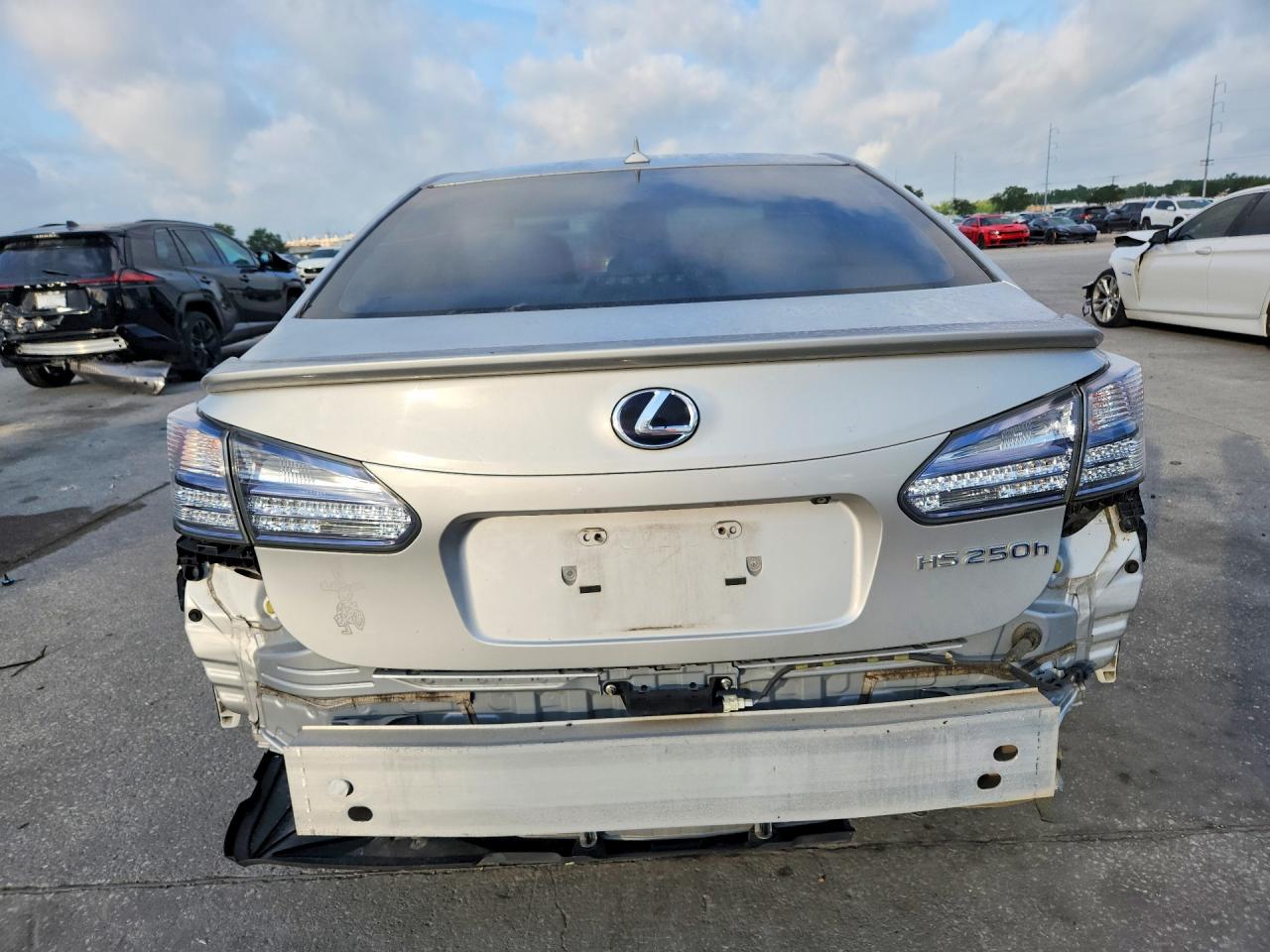 2011 LEXUS HS