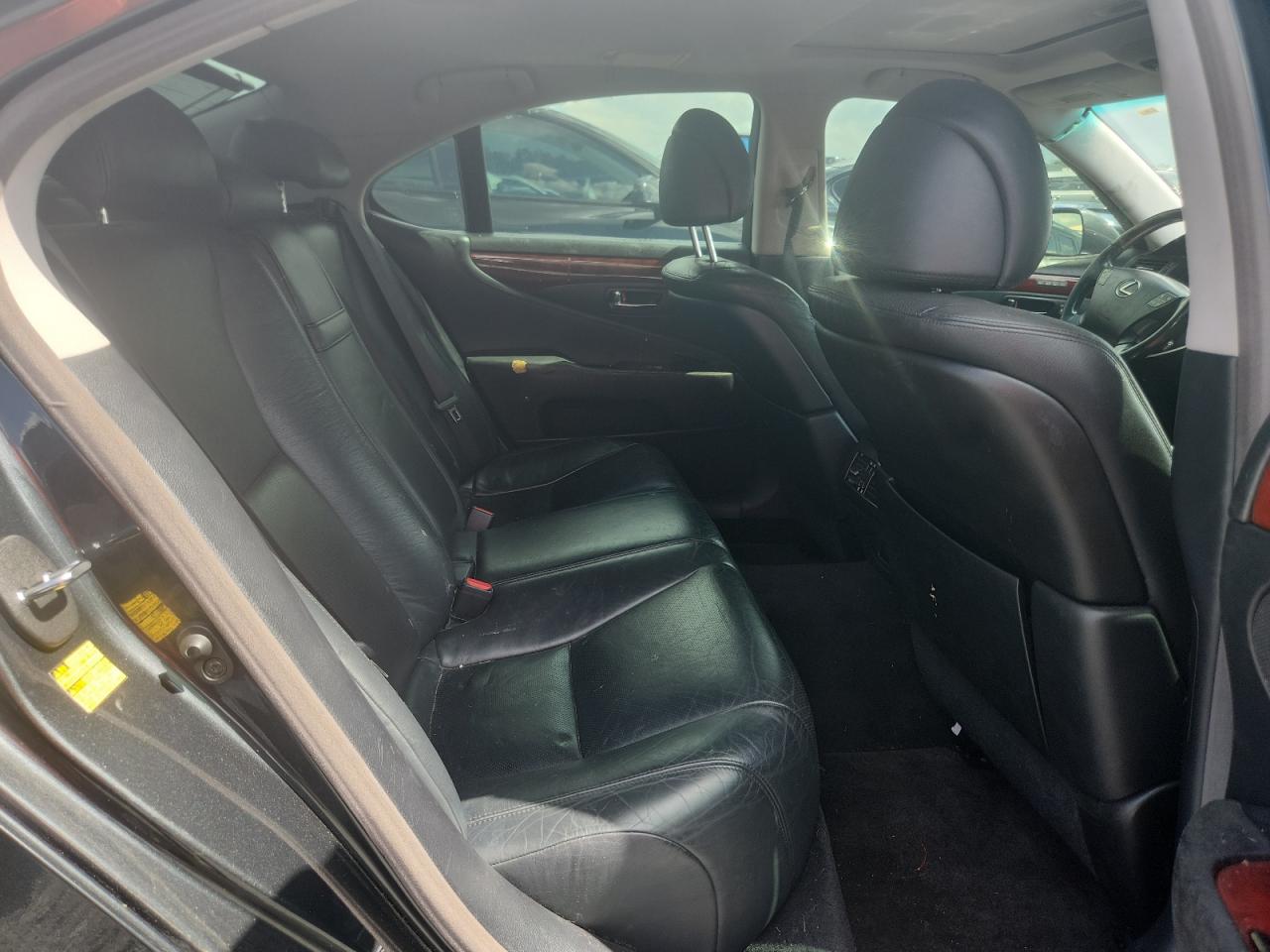 2011 LEXUS LS460